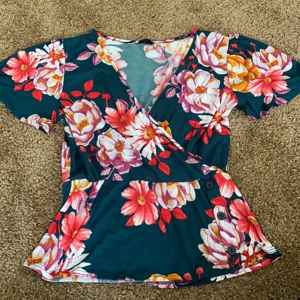 Vneck floral top